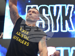 Britain Boxing Usyk Dubois