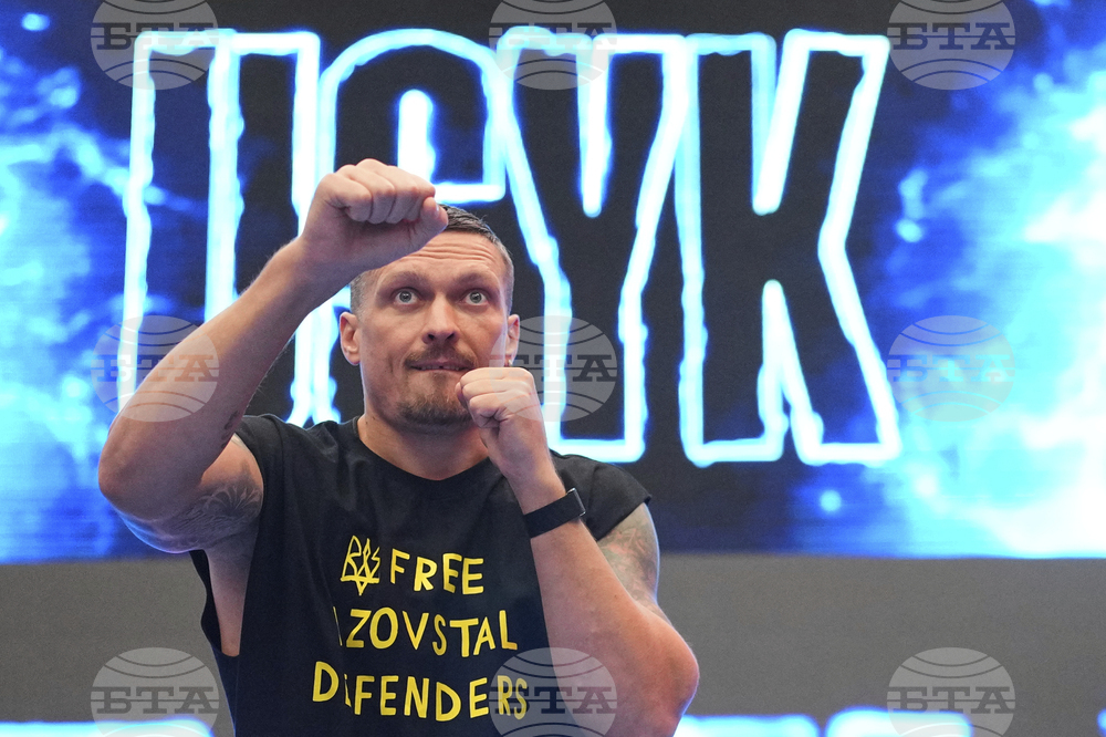 Britain Boxing Usyk Dubois