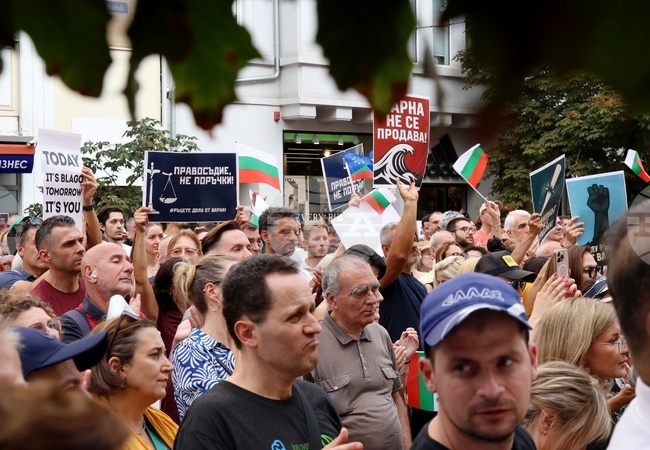 Bulgarian Foreign Ministry Urges Diplomats to Stay Neutral in Domestic Politics