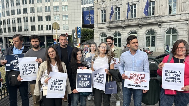 Varna Mayor’s Detention Sparks Protest Outside European Parliament