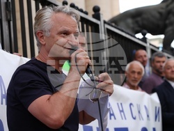 Протест - „Да свалим бухалките на дерибеите“