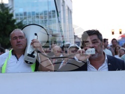 Протест - „Да свалим бухалките на дерибеите“