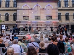 Варна -  ЗОДИАК - ММФ ''Варненско лято"