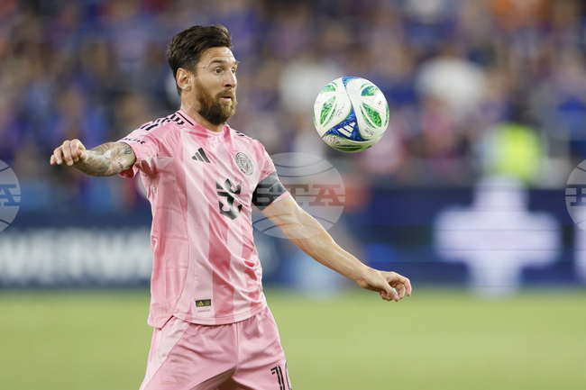 Лионел Меси е лишен от състезателни права за един мач