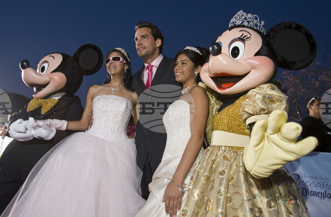 Първият "Дисниленд" празнува 70-ата си годишнина