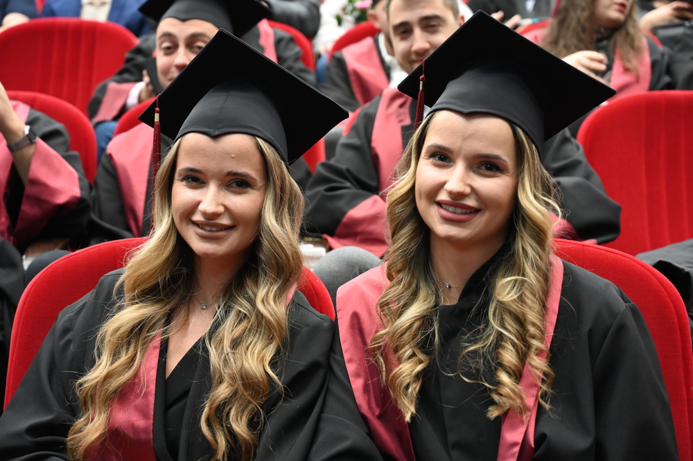 С 5 нови иновативни специалности от 17 юли започва приемът на документи за кандидат-магистри в УНСС