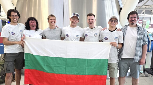 Най-добрите български ученици по биология заминаха за участие на Международната олимпиада във Филипините