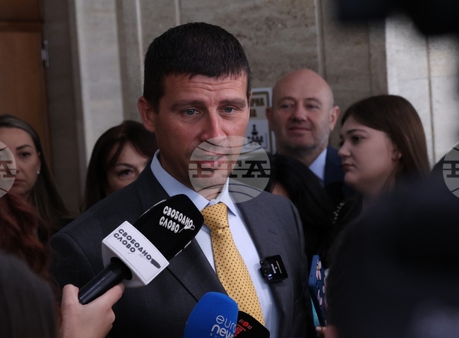 Пеевски демонстрира сила, че той управлява държавата, коментира Ивелин Михайлов относно решението на съда да остави Благомир Коцев в ареста