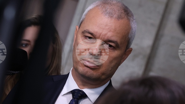 Vote of No Confidence Cannot Succeed Unless a Party in the Ruling Majority Decides to Knock down Government, Vazrazhdane Leader Says