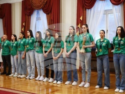 Румен Радев - женски отбор по волейбол - награждаване