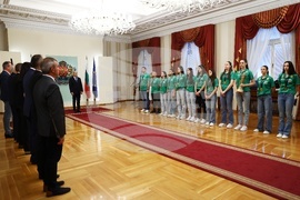 Румен Радев - женски отбор по волейбол - награждаване