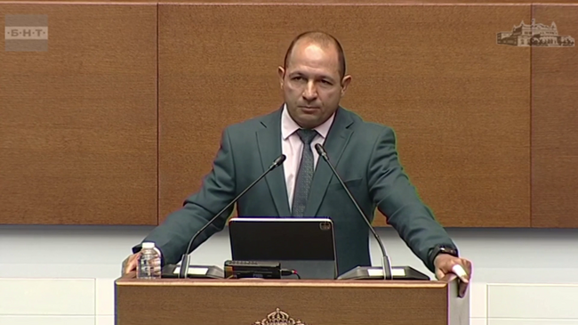 Младен Шишков от ГЕРБ-СДС отговори с декларация на Ивелин Михайлов, че католическата общност в Раковски не са лъжци