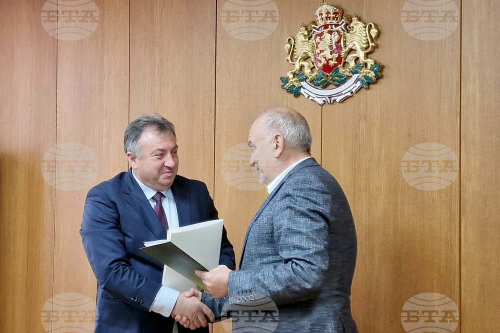 Кметът на Шумен и ректорът на Варненския свободен университет подписаха договор за сътрудничество между Общината и висшето училище