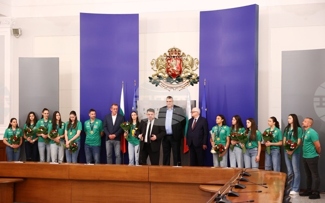 Bulgaria’s U19 Volleyball World Champions Honoured by Deputy PM Zafirov