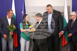 Атанас Зафиров - женски отбор по волейбол - награждаване