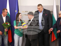 Атанас Зафиров - женски отбор по волейбол - награждаване