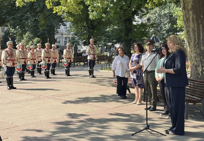 Вицепрезидентът: Гвардейският представителен духов оркестър е емблема на дълг, чест и достойнство
