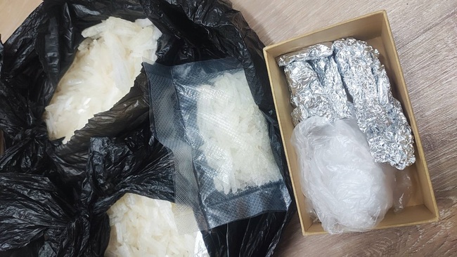 Трима мъже са задържани при полицейска операция срещу наркоразпространението в Русе