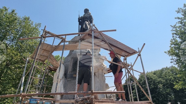 Започна ремонт на Паметника на Незнайния войн в Хасково