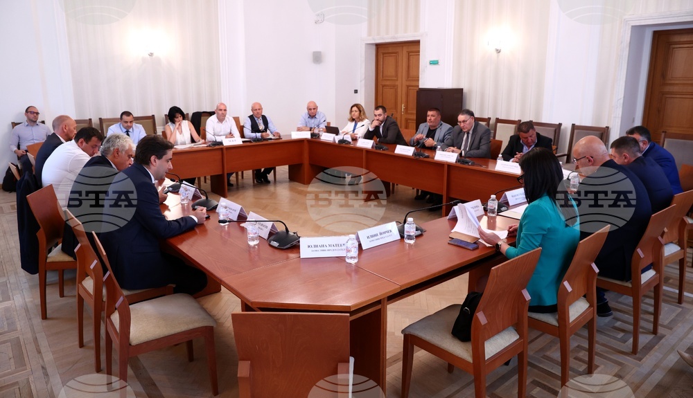 Вътрешната парламентарна комисия не подкрепи промените в Закона за българските лични документи, предложени от ПП-ДБ