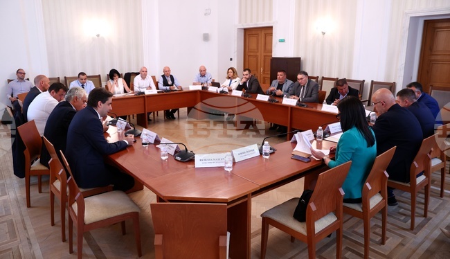 Вътрешната парламентарна комисия не подкрепи промените в Закона за българските лични документи, предложени от ПП-ДБ