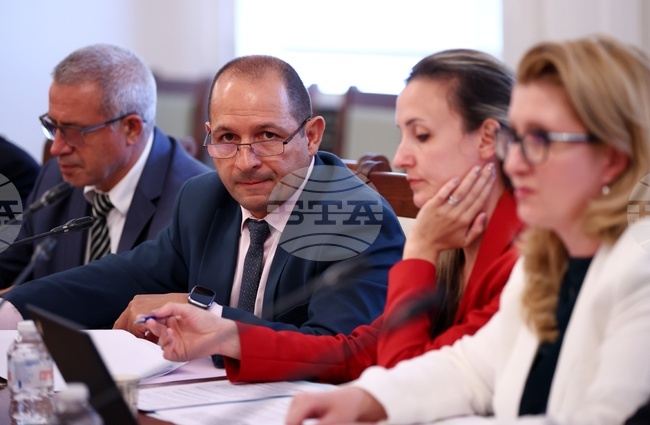 Parliamentary Committee to Discuss Draft Resolution on Urgent Measures to Overcome Water Crisis