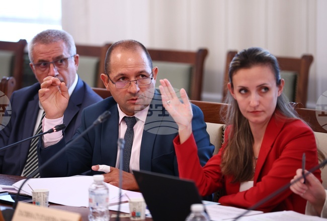 Парламент - Комисия по околната среда и водите