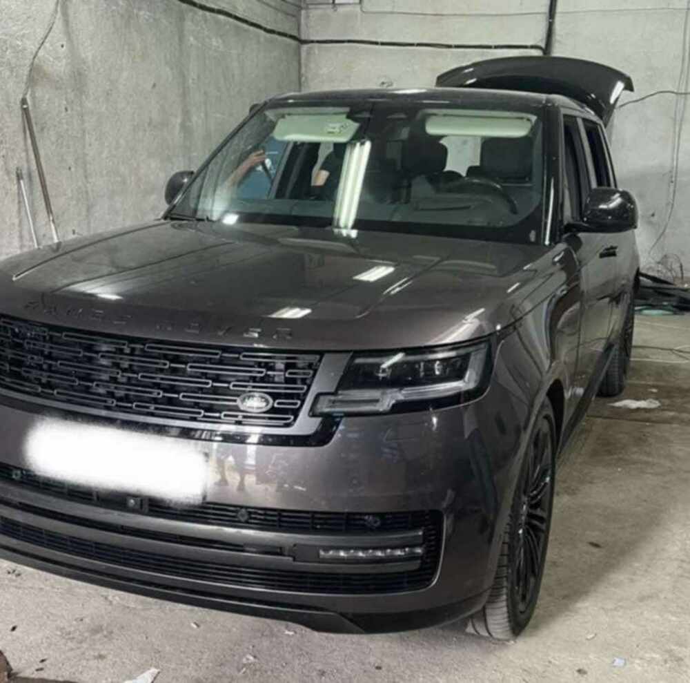 Депо за укриване на крадени луксозни автомобили е открито във Велинград