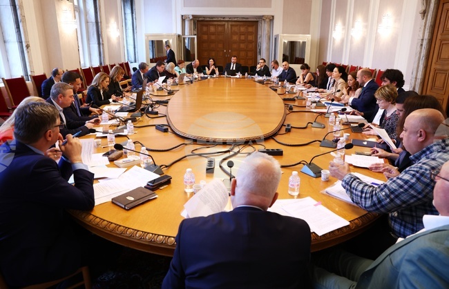 Правната парламентарна комисия подкрепи на първо четене промените в Закона за държавната собственост