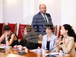 Народно събрание - Комисия по конституционни и правни въпроси