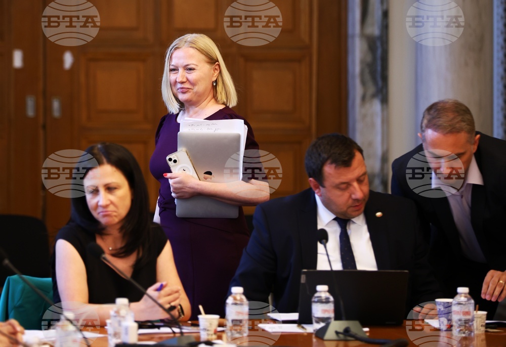 Не споделяме мотивите на вносители за предлаганите промени в Закона за държавата собственост, каза Надежда Йорданова от ПП-ДБ