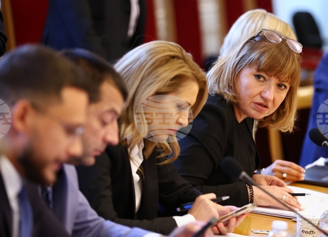 Правната комисия не прие да разгледа днес законопроекта на Делян Пеевски за закриване на антикорупционната комисия