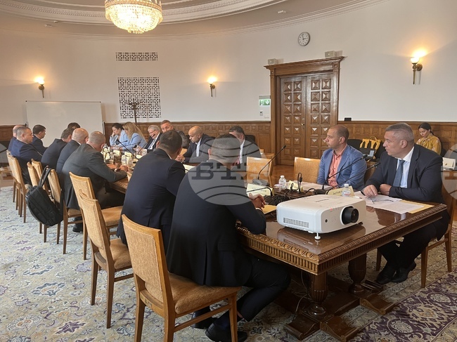На база резултатите от анализа на държавните горски предприятия, ще вземем своите управленски решения, заяви министър Георги Тахов
