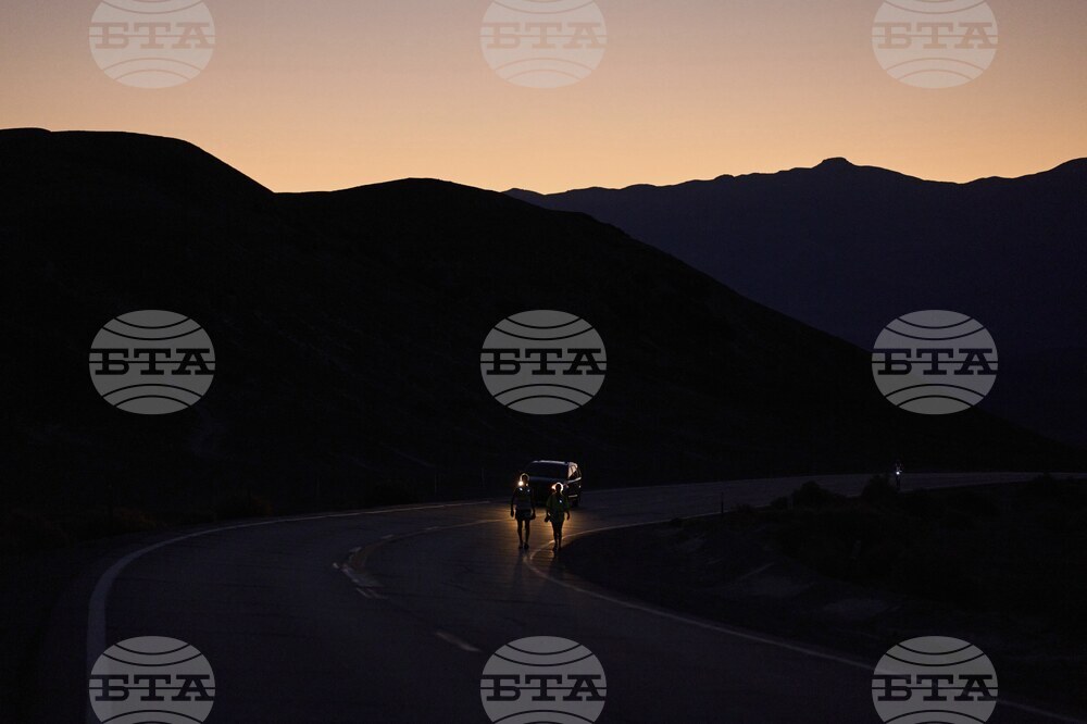 APTOPIX Climate Heat Death Valley Ultramarathon