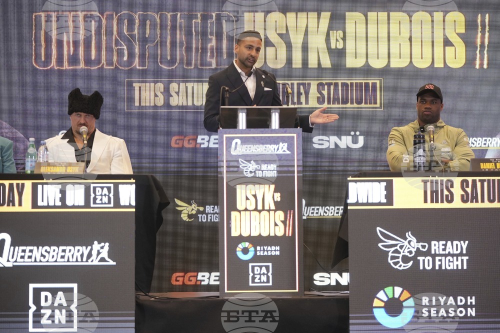 Britain Boxing Usyk Dubois