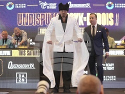 Britain Boxing Usyk Dubois