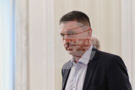 Парламент - Комисия за контрол над службите