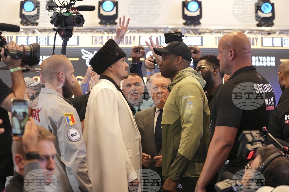 Britain Boxing Usyk Dubois