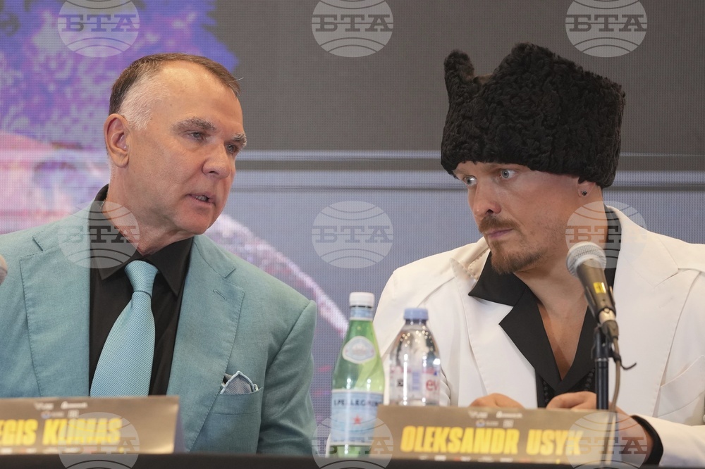Britain Boxing Usyk Dubois
