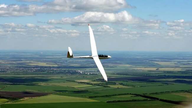 Община Русе: 40 самолета кацат на летището в Русе за грандиозно авиошоу и национален шампионат по безмоторно летене