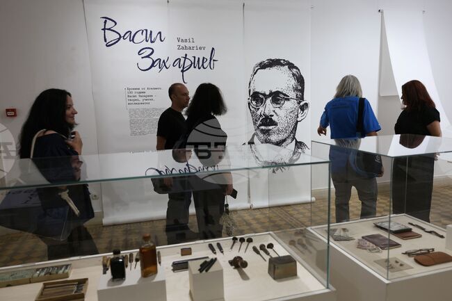 Изложба - „Хроники от ателието. 130 години Васил Захариев“