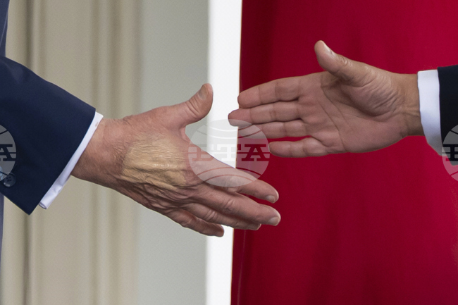 Стойността на глобалните сделки за сливания и придобивания за първото полугодие се увеличава с 30 на сто, показва проучване