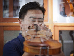 Malaysia Violin Maker