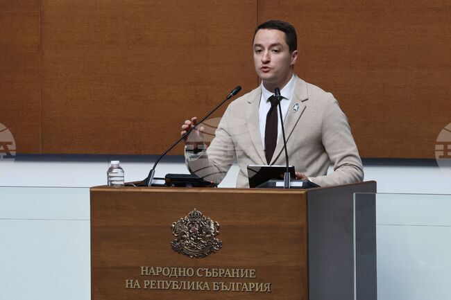 ГЕРБ трети месец отказват да разгледат декларация на ПП-ДБ, която осъжда агресивните действия на Руската федерация, каза Явор Божанков