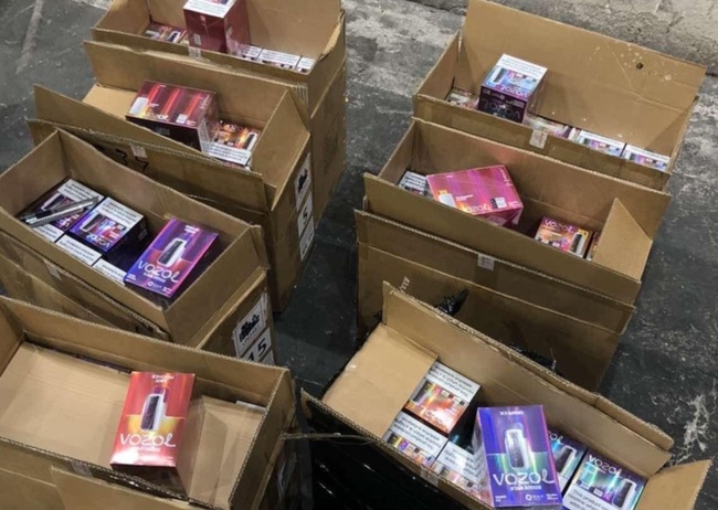 На ГКПП „Лесово” са задържани 1600 електронни цигари, съобщиха от Агенция „Митници”