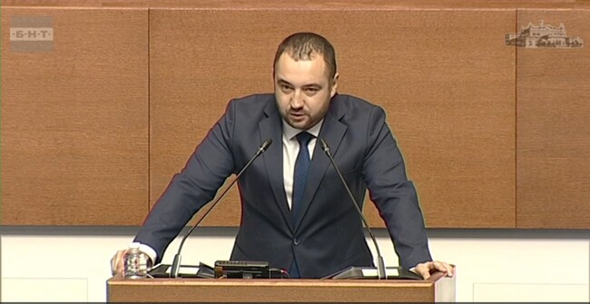 Левски ще продължи да бди над България, въпросът е ще бъдем ли и ние с него, се казва в декларация на "БСП-Обединена левица"