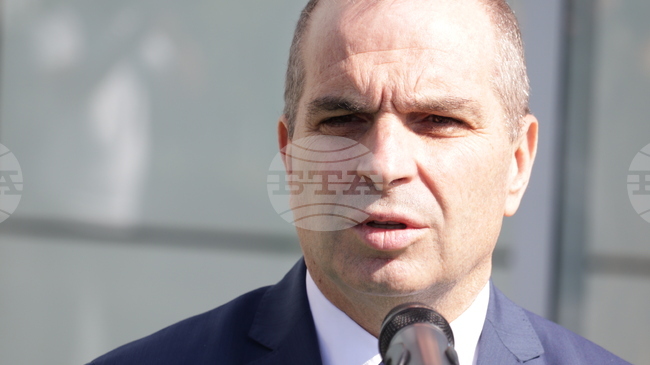Bulgaria Experiences Unprecedented Shortage of Trains, Transport Minister Karadjov Says