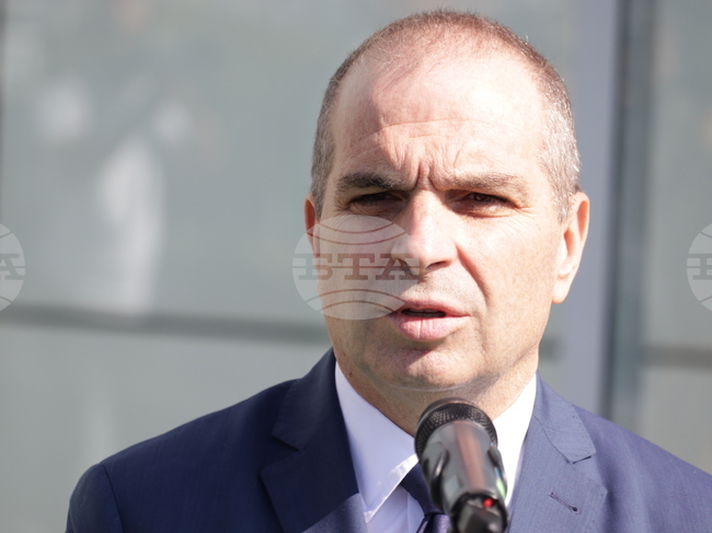 Bulgaria Experiences Unprecedented Shortage of Trains, Transport Minister Karadjov Says