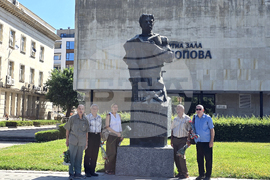 Плевен - Васил Левски - паметник
