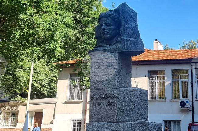 С поднасяне на венци и цветя в Стара Загора ще бъде отбелязана 153-атa годишнина от гибелта на Васил Левски